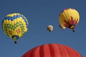 En tur i luftballon er den perfekte romantiske gave