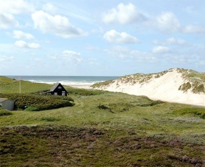 Henne Mølle Å Badehotel har en smuk udsigt til havet